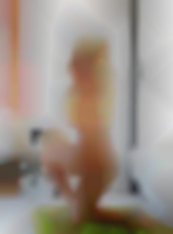 Wanting swingers to explore couples together.